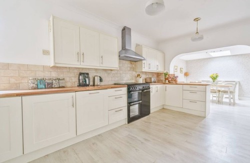 New Forest District House | A spacious, luxury holiday home on the edge of the New Forest and the beach.