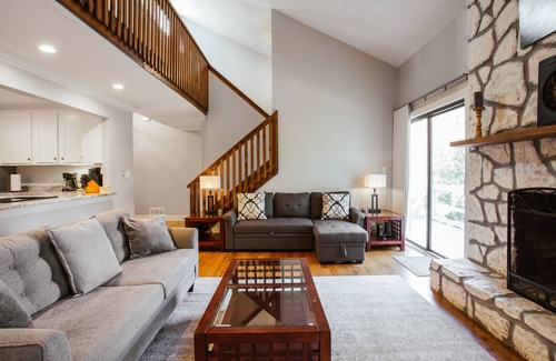 Athens House | A Spacious Place for Everyone. Sanford Stadium, Downtown and Dining So Close!