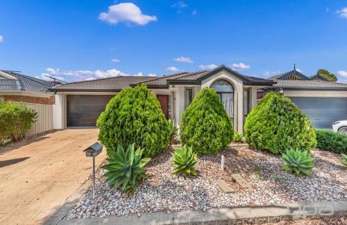 Caroline Springs House | A spacious Vacation Home nearby Melbourne Airport