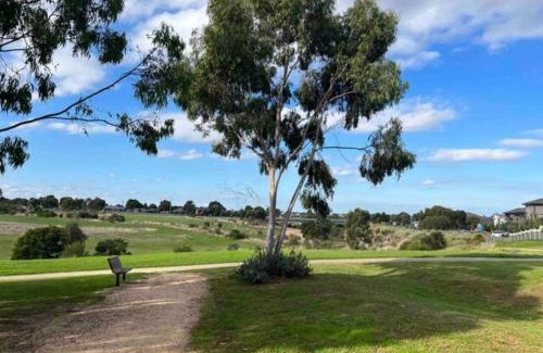 Caroline Springs House | A spacious Vacation Home nearby Melbourne Airport