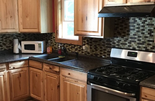 Oneonta House | A Spacious Vacation Retreat.