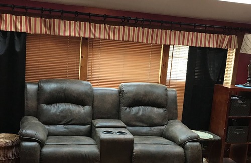 Oneonta House | A Spacious Vacation Retreat.