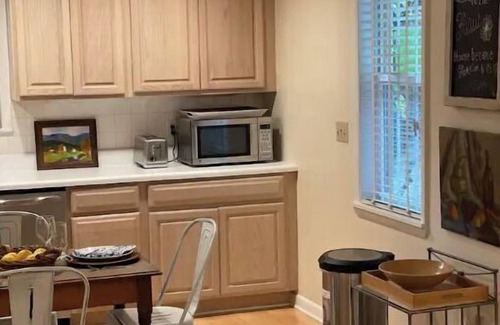 Lewisburg Cottage | A special cottage close to EVERYTHING! July dates available NOW!