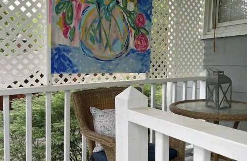 Lewisburg Cottage | A special cottage close to EVERYTHING! July dates available NOW!