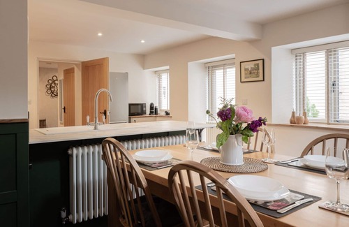 Moreton-in-Marsh Cottage | A spectacular barn conversion - Highgate