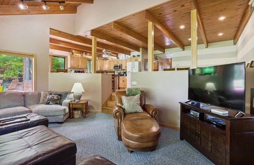 Timberline House | A spectacular space for every season-in winter a real skier's destination!