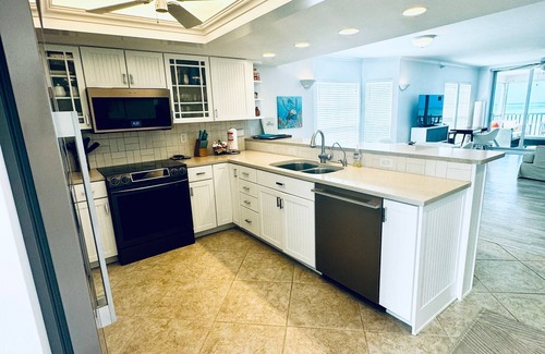 Palm Island Villa | A Spectacular View of the Sunsets from this Spectacular Island Villa, B1213A