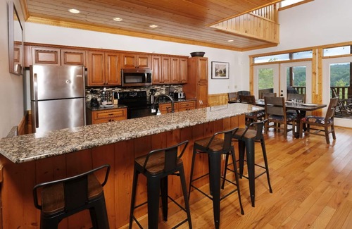 Caton Cabin | A Splashtastic View - Private pool and mountain views!