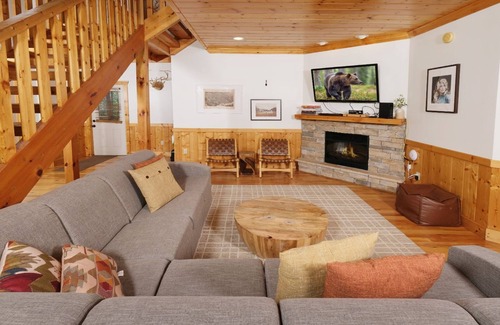 Caton Cabin | A Splashtastic View - Private pool and mountain views!