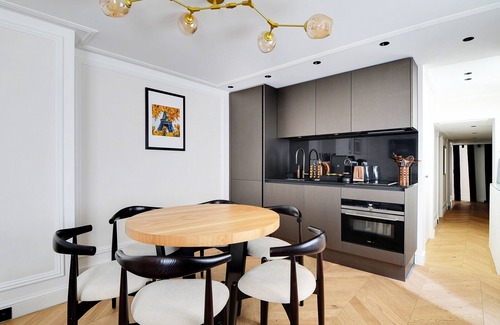 Saint-Germain-des-Pres Apartment | A Splendid 2BR/2BA with Services - Saint Germain