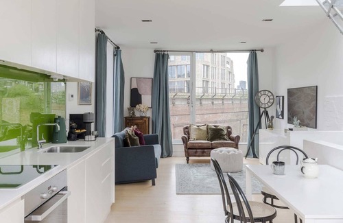 South Bank House | A Starry Starry Night - Borough - by Frankie Says