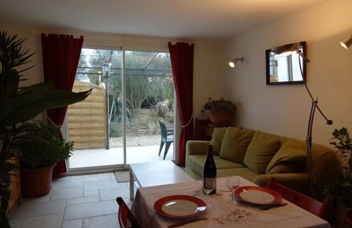 Fontvieille House | A stay in Provence