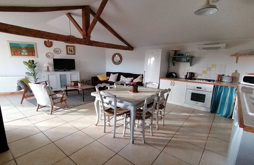 Saint-Ciers-sur-Bonnieure Cabin | A stone lodge set in the grounds of an old farmhouse in the Charente countryside