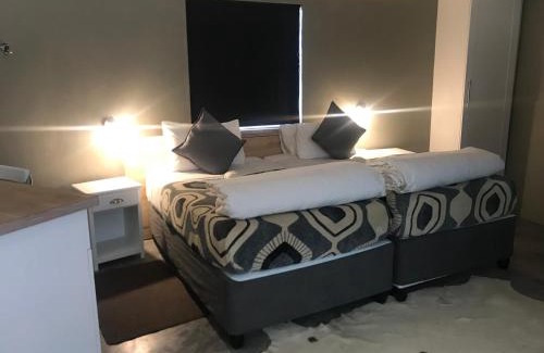 Grahamstown House | A Stone's Throw Accommodation
