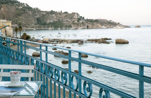 Giardini Naxos Apartment | A stone's throw - Luxury Apartment
