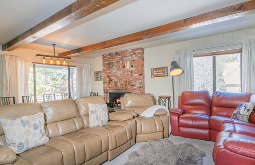 Patton Cabin | A Stones Throw - A spacious property in an unbeatable location at the end of Gilner point!