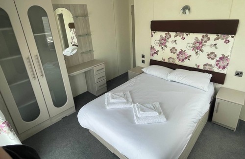 Dymchurch House | A Stone’s Throw - Close to the beach (D/F)