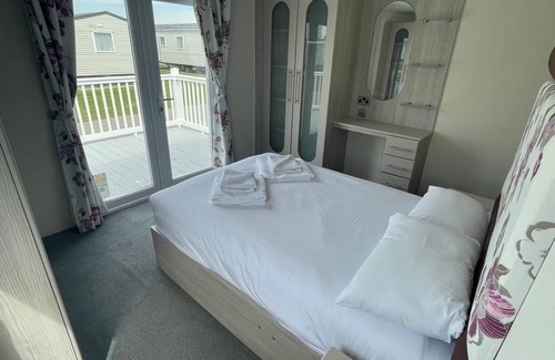 Dymchurch House | A Stone’s Throw - Close to the beach (D/F)