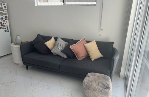 Rockingham Apartment | A stones throw from the beach - The Sand Castle is your perfect coastal escape