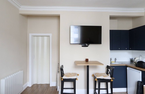 Stourport-on-Severn Apartment | A studio apartment in a 200-year old listed building in historic Stourport