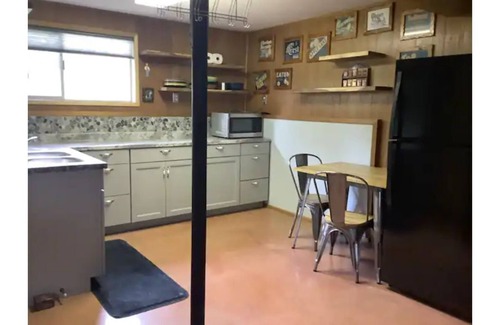 Monitor House | A studio apartment that is close to everything-airb rating 4.8 see reviews
