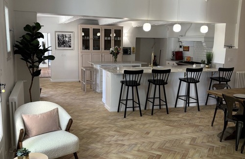 Saint-Quentin-la-Poterie House | A stunning family home, 5 minutes from Uzes and 30 minutes from Avignon.