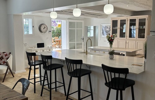 Saint-Quentin-la-Poterie House | A stunning family home, 5 minutes from Uzes and 30 minutes from Avignon.