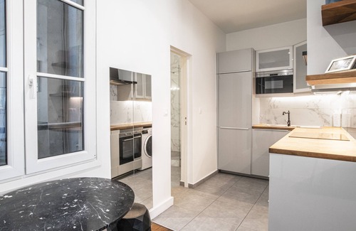 Les Halles Apartment | A Stunning 2-BR/2BA in Louvre-Rivoli