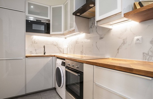 Les Halles Apartment | A Stunning 2-BR/2BA in Louvre-Rivoli