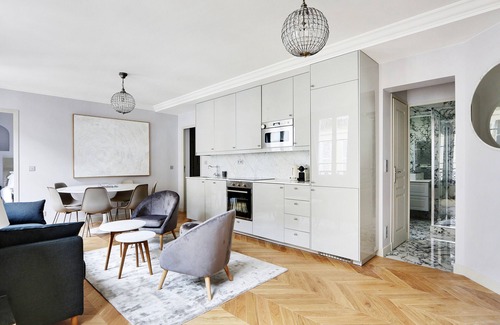Madeleine Apartment | A Stunning 2-BR/2BA in Opéra- Saint-Lazare