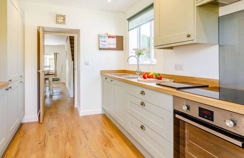 Yeovilton Cottage | A stunning cottage with hot tub, perfect for families, couples or a romantic getaway for two.
