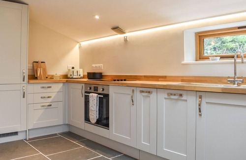 Mudford Cottage | A stunning cottage with wonderful views, the perfect retreat yet still near amenities.