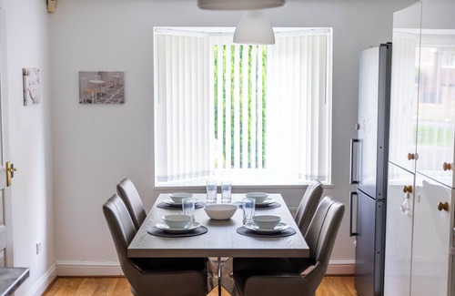 Oadby House | A Stunning Four Bed House in Posh Oadby, Leicester