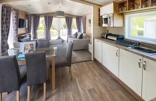 Langham House | A stunning holiday home, with one master double with en suite W.