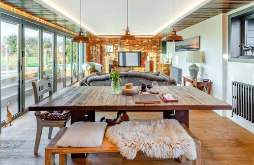 Faversham Cottage | A stunning property that has been furnished, decorated, and kitted out to a very high standard.