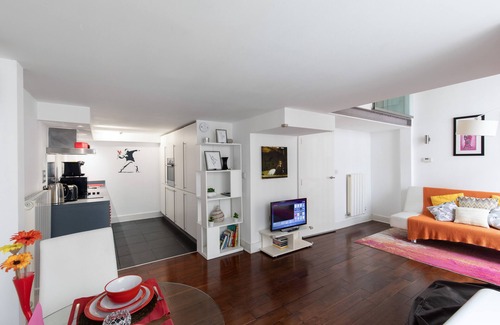 Woolwich Riverside Apartment | A Stylish 2 Bed, 2 Bath London Apartment