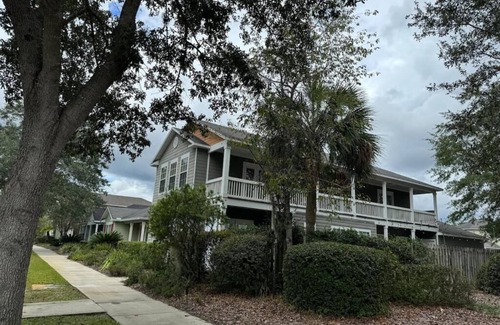 Gainesville House | A stylish and Comfy Place to Stayn