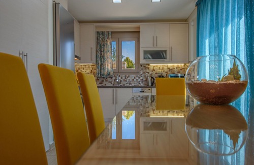 Kamilari Villa | A stylish and elegant villa with stunning view