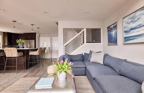 Discovery Bay House | A stylish coastal pet and boat friendly oasis on the water with views of the Delta