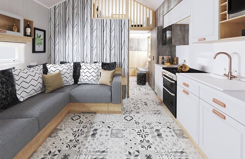 Alford Cottage | A stylish escape with double bed and twin bed (made into double bed on request), flat screen TV, int