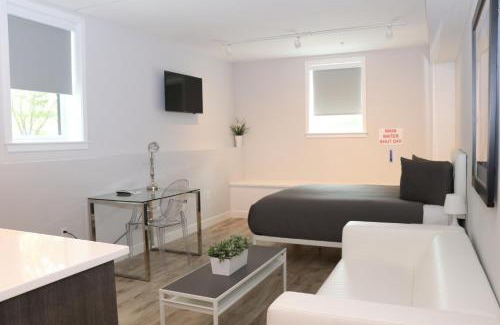 Griggs Park Apartment | A Stylish Stay w/a Queen Bed, Heated Floors. #1
