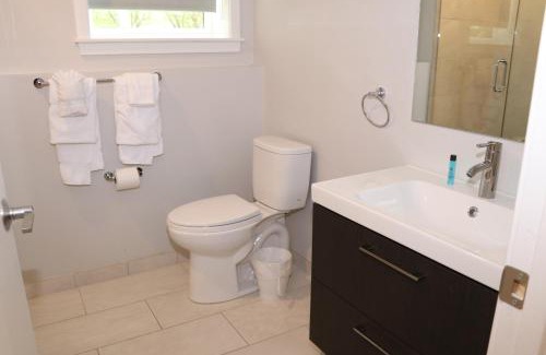 Griggs Park Apartment | A Stylish Stay w/a Queen Bed, Heated Floors. #1