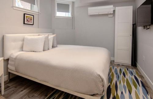 Griggs Park Apartment | A Stylish Stay w/a Queen Bed, Heated Floors. #3