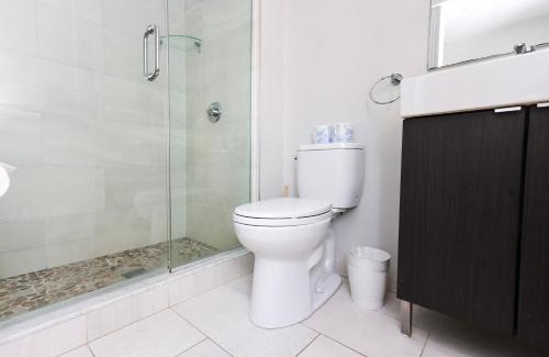 Griggs Park Apartment | A Stylish Stay w/a Queen Bed, Heated Floors. #36