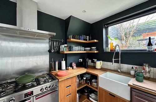 Margate House | A stylish, well presented Victorian terrace, a stones throw from the beach