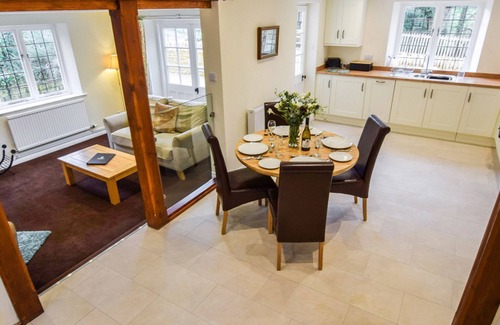 Winchcombe Cottage | A sudeley castle cottage that sleeps 4 guests in 2 bedrooms