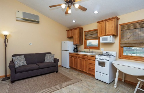 Michigan City Hotel | A Suite Place .5 mi from Beach