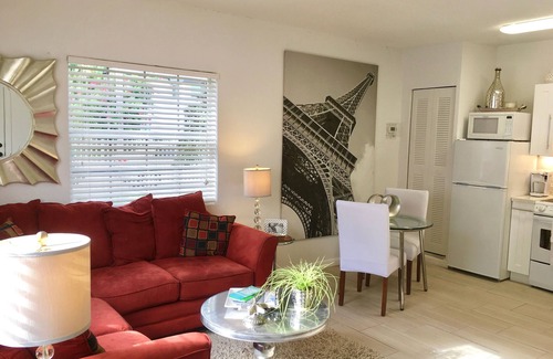 Bayside Historic District Apartment | A Suite Retreat - fully appointed, charming and private apartment