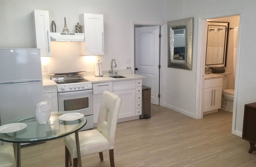 Bayside Historic District Apartment | A Suite Retreat - fully appointed, charming and private apartment