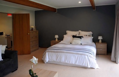 Lynmore House | A 'Suite' Rotorua Retreat